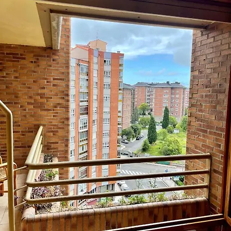 Villa Yoli, Centrico Con Plaza De Garaje Aviles Exterior photo
